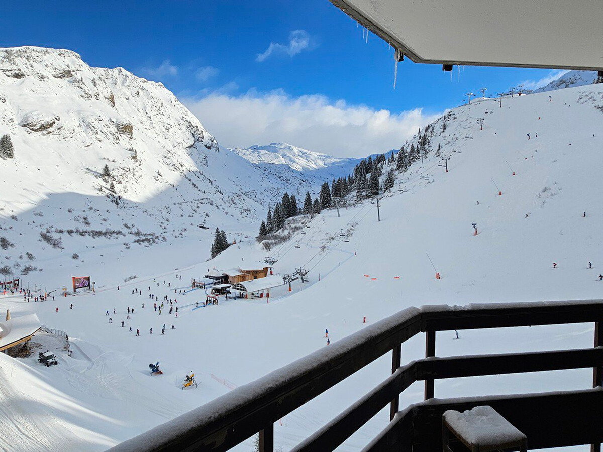 Studio rénové 23m² balcon, accès direct aux pistes - Photo 8
