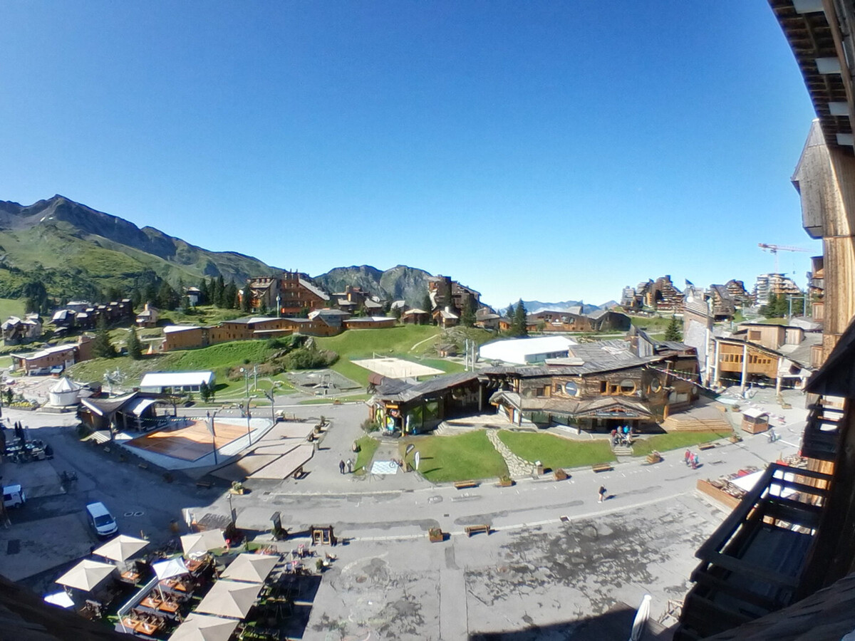 Duplex 6 pers. au cœur d'Avoriaz, balcon sud vue station - Photo 11