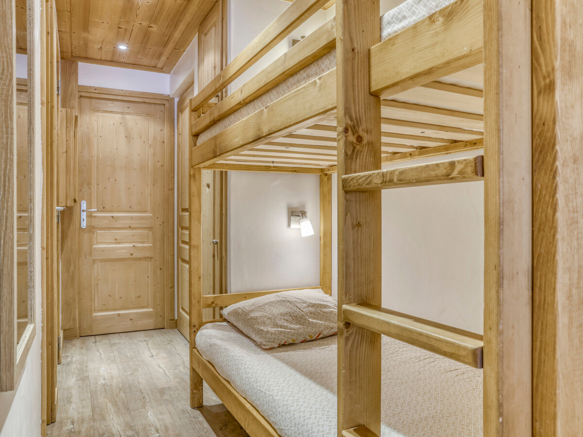 AlpineaC4 : Appartement rénové ski-in/ski-out à Méribel - Photo 3