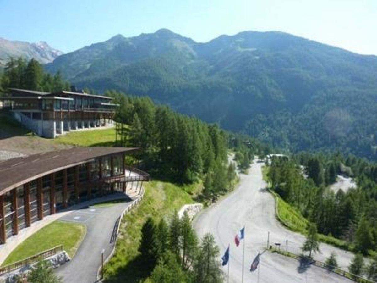 Studio 4 pers aux Orres, balcon sud, accès direct pistes - Photo 9