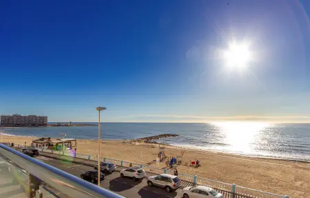 Appartement vue mer avec piscine commune à Torrevieja : photo 8