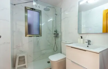 Appartement vue mer avec piscine commune à Torrevieja : photo 18