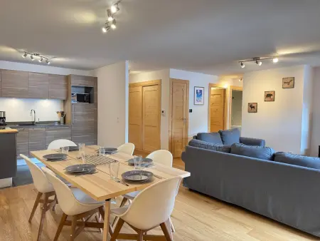 Appartement standing 2 chambres, terrasse et garage, Les Gets centre : photo 2