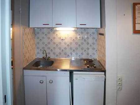 Studio 4 pers. aux Orres, départ skis aux pieds, vue pistes : photo 6