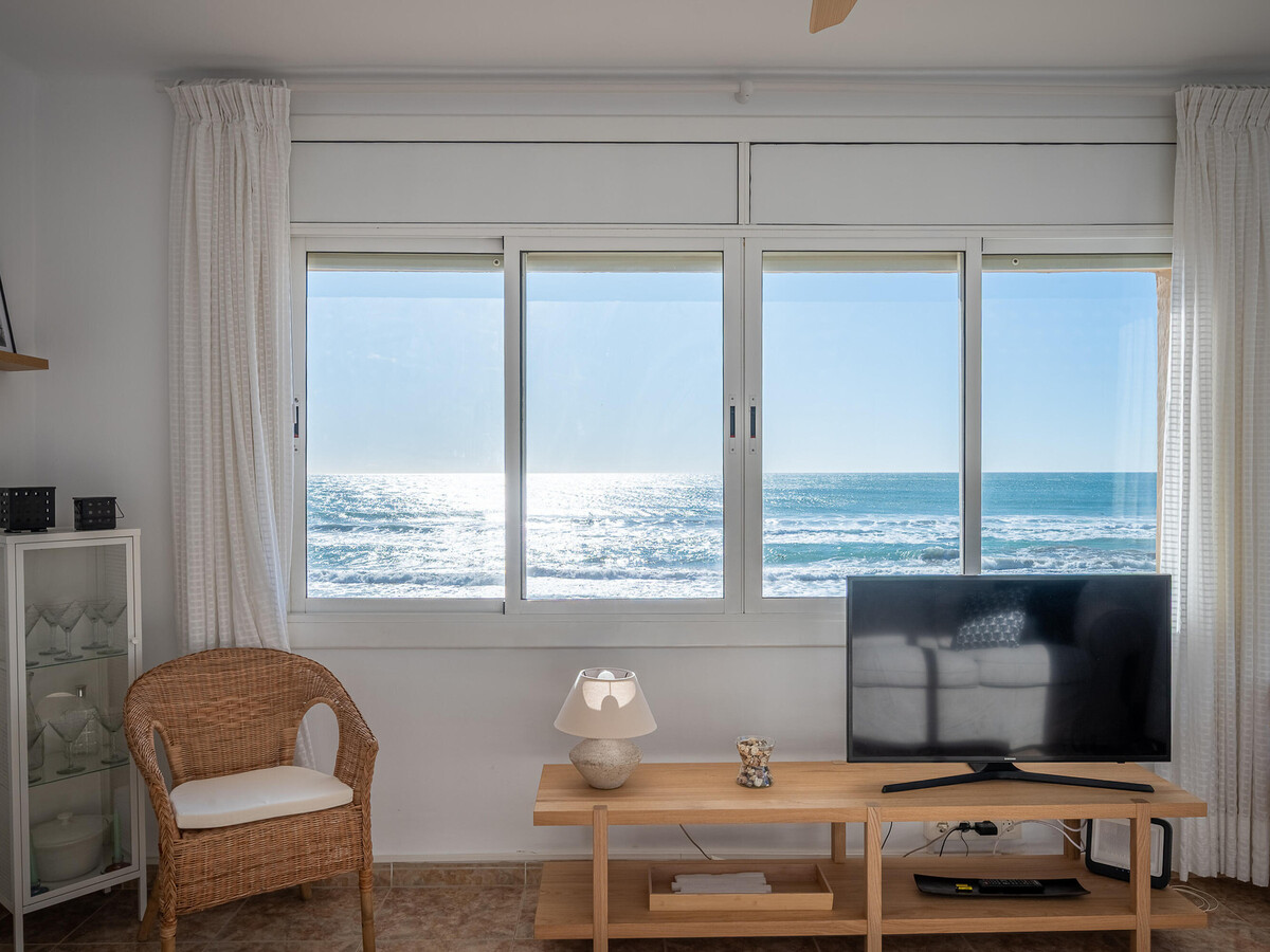 Appartement vue mer, première ligne de plage à Torredembarra - Photo 2