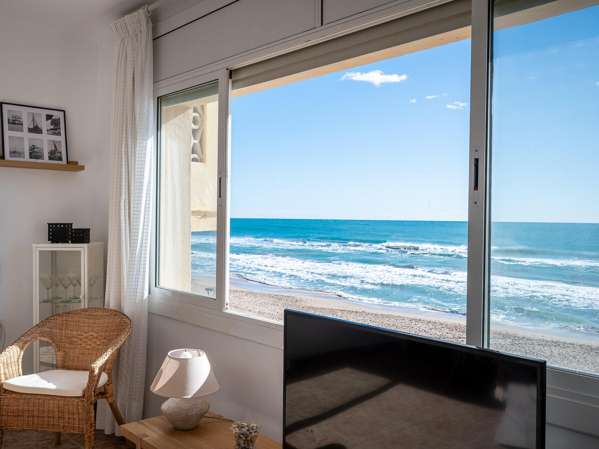 Appartement vue mer, première ligne de plage à Torredembarra - Photo 3
