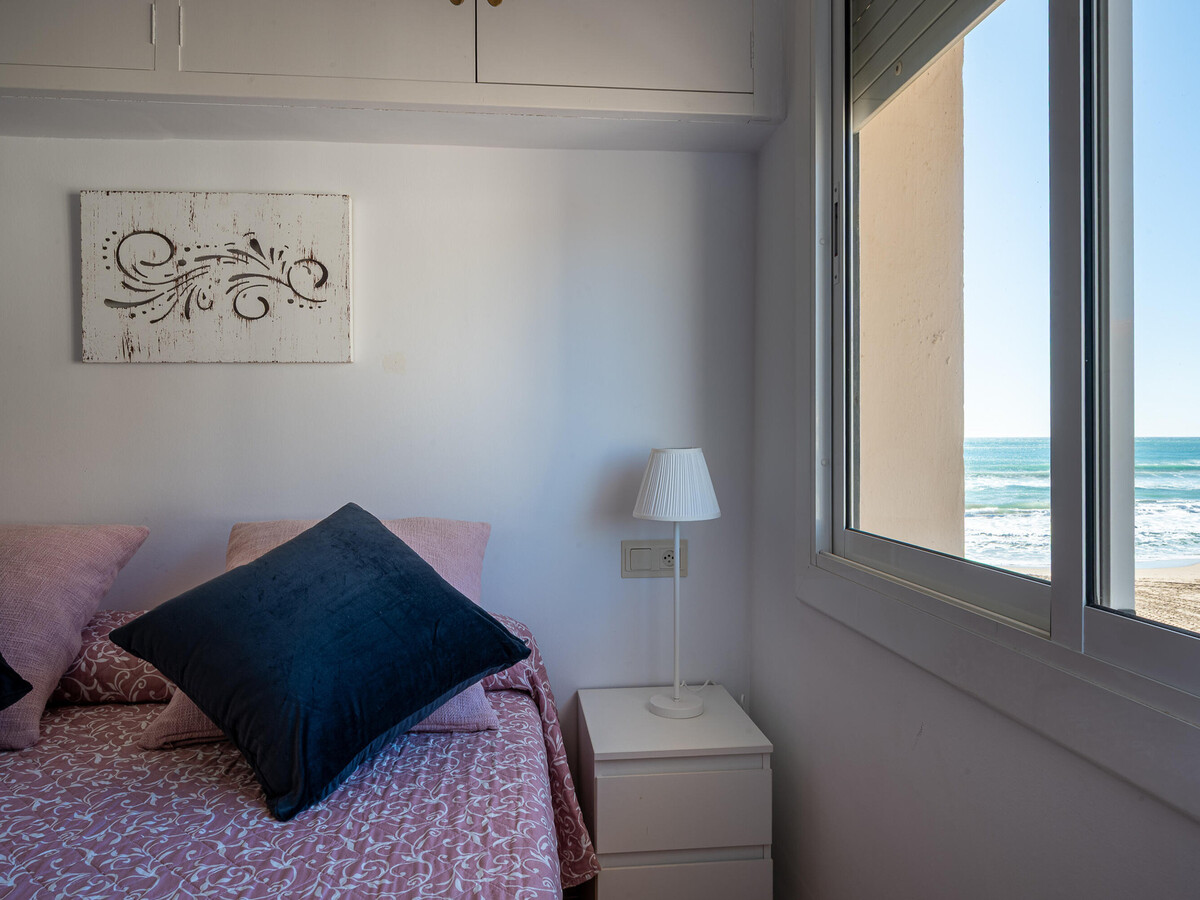 Appartement vue mer, première ligne de plage à Torredembarra - Photo 13