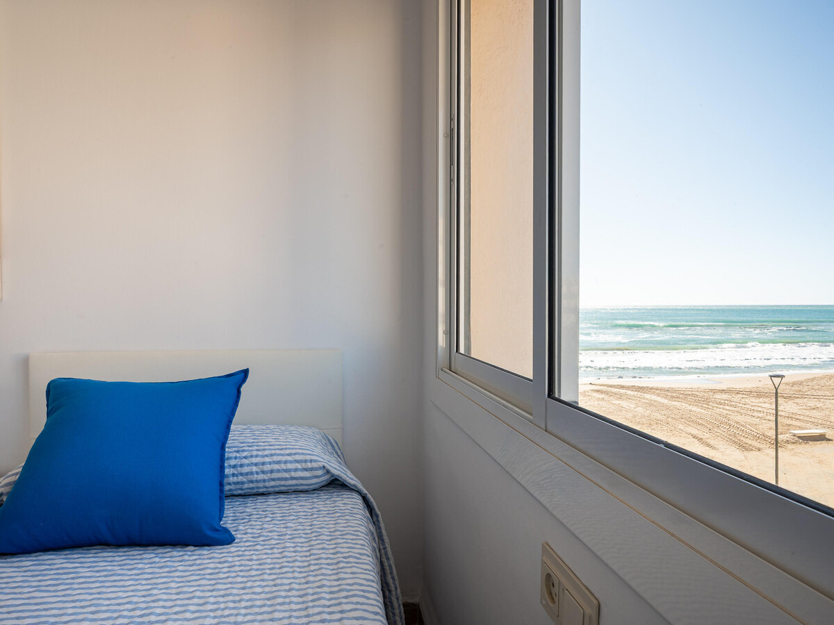 Appartement vue mer, première ligne de plage à Torredembarra - Photo 16