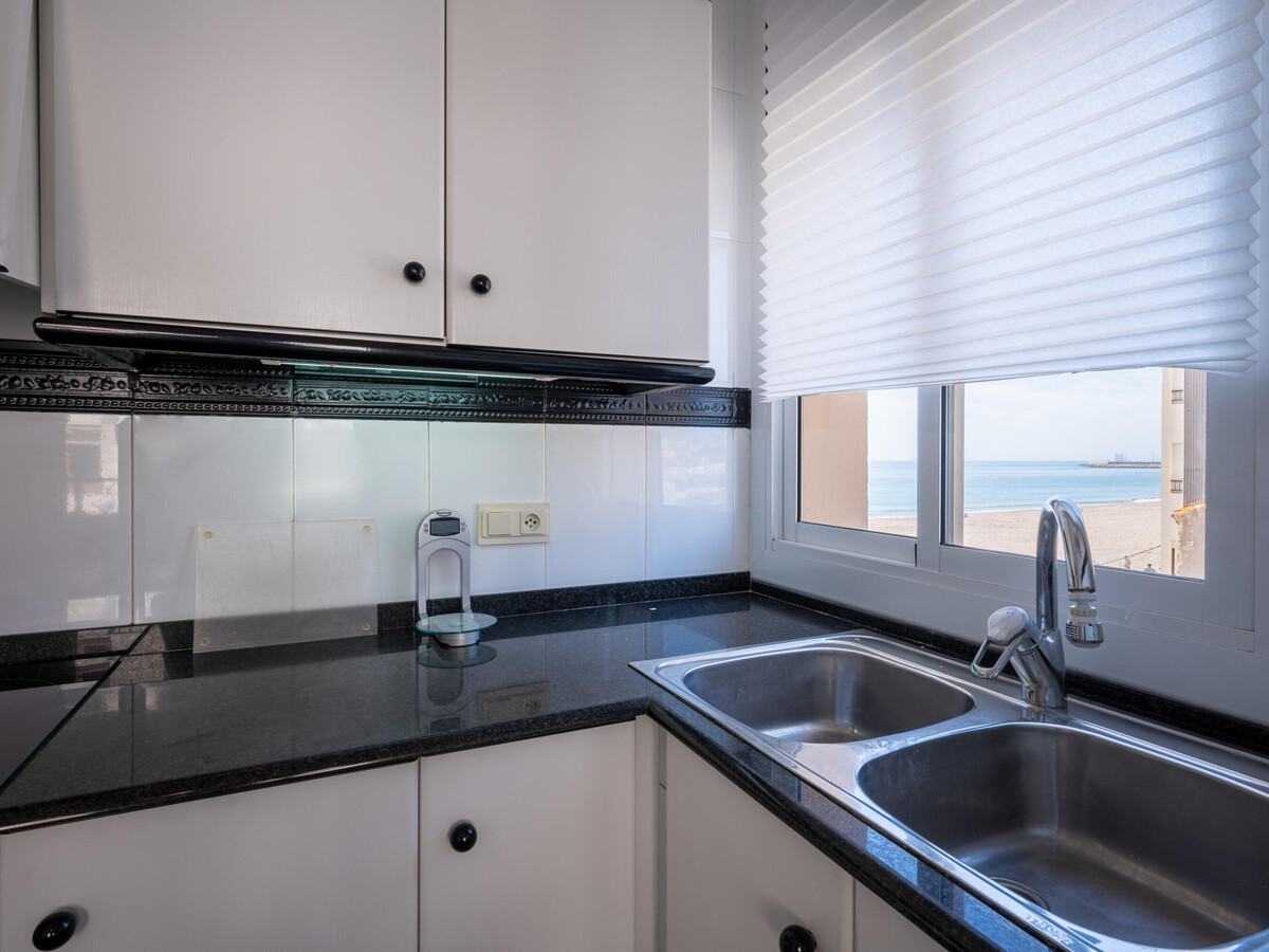 Appartement vue mer, première ligne de plage à Torredembarra - Photo 23
