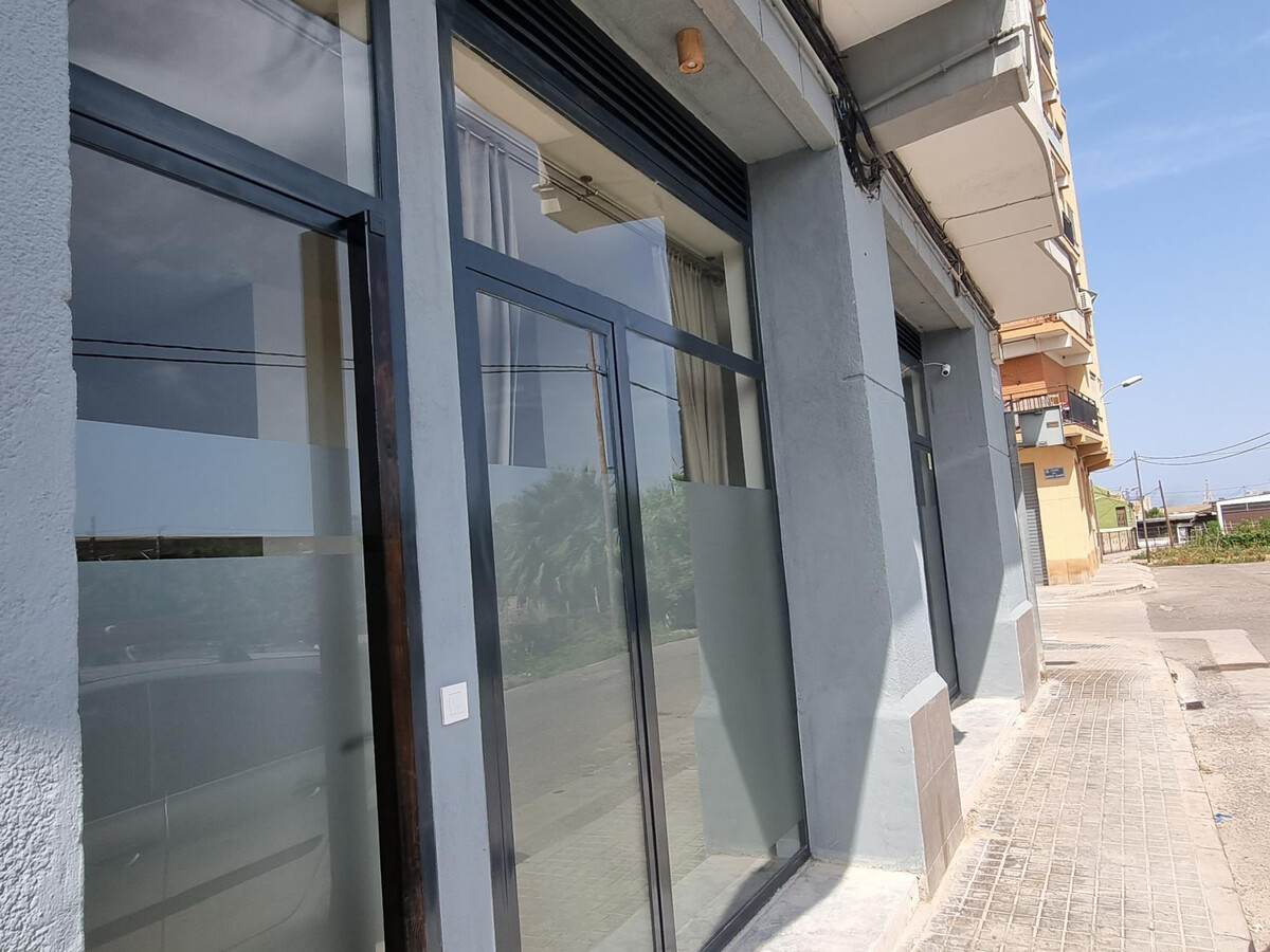 Studio rez-de-chaussée près Cité Arts et Sciences - Photo 6