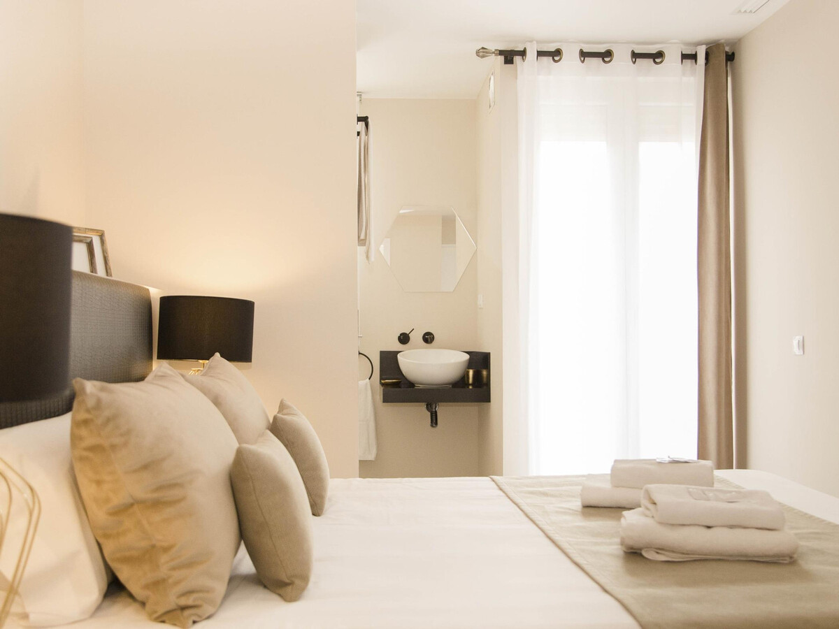 Appartement élégant au centre-ville avec Wi-Fi et climatisation - Photo 21