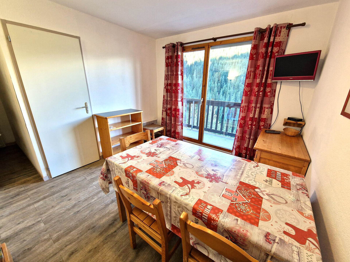 2 pièces + cabine 6 pers à Valfréjus, balcon Ouest - Photo 2