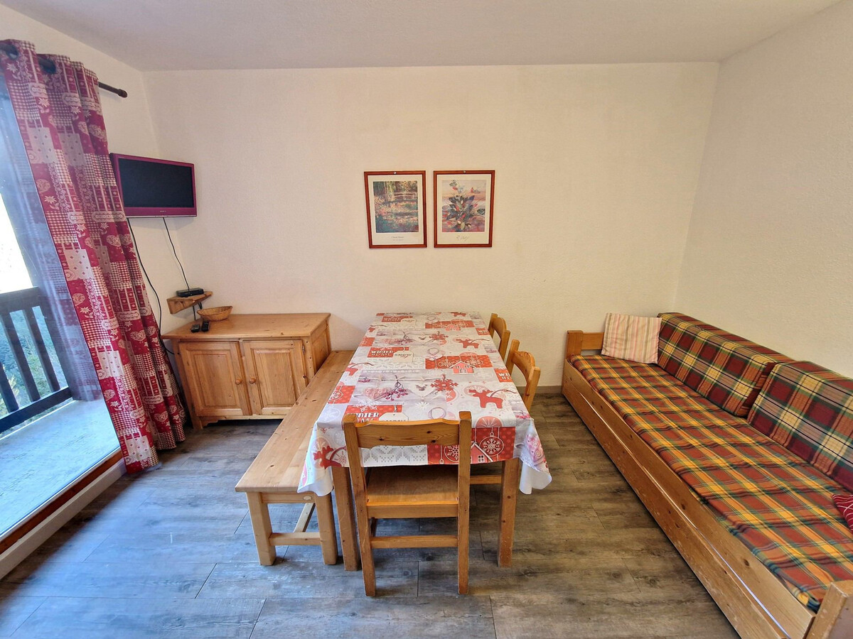 2 pièces + cabine 6 pers à Valfréjus, balcon Ouest - Photo 4