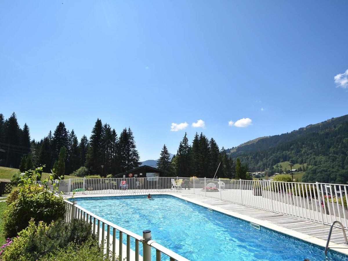 T2 rénové skis aux pieds avec piscine été, Les Gets - Photo 13