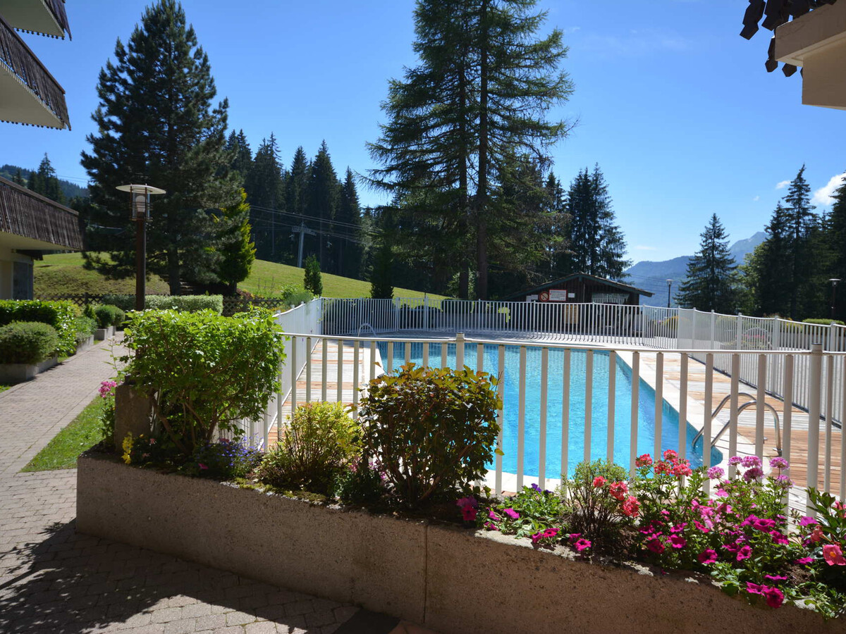 T2 rénové skis aux pieds avec piscine été, Les Gets - Photo 17