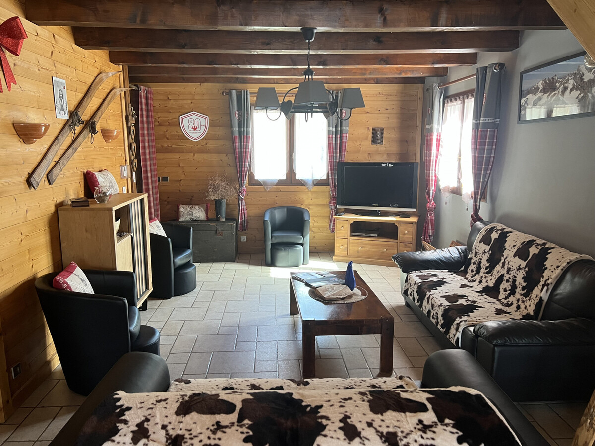 Chalet 8 pers, 3 chambres, cheminée et BBQ au Monêtier - Photo 1