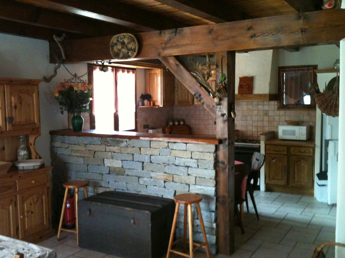 Chalet 8 pers, 3 chambres, cheminée et BBQ au Monêtier - Photo 8