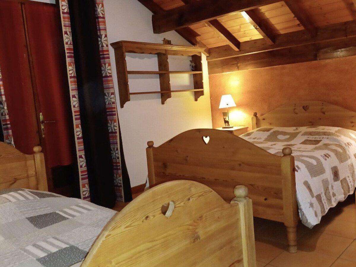 Chalet 8 pers, 3 chambres, cheminée et BBQ au Monêtier - Photo 11