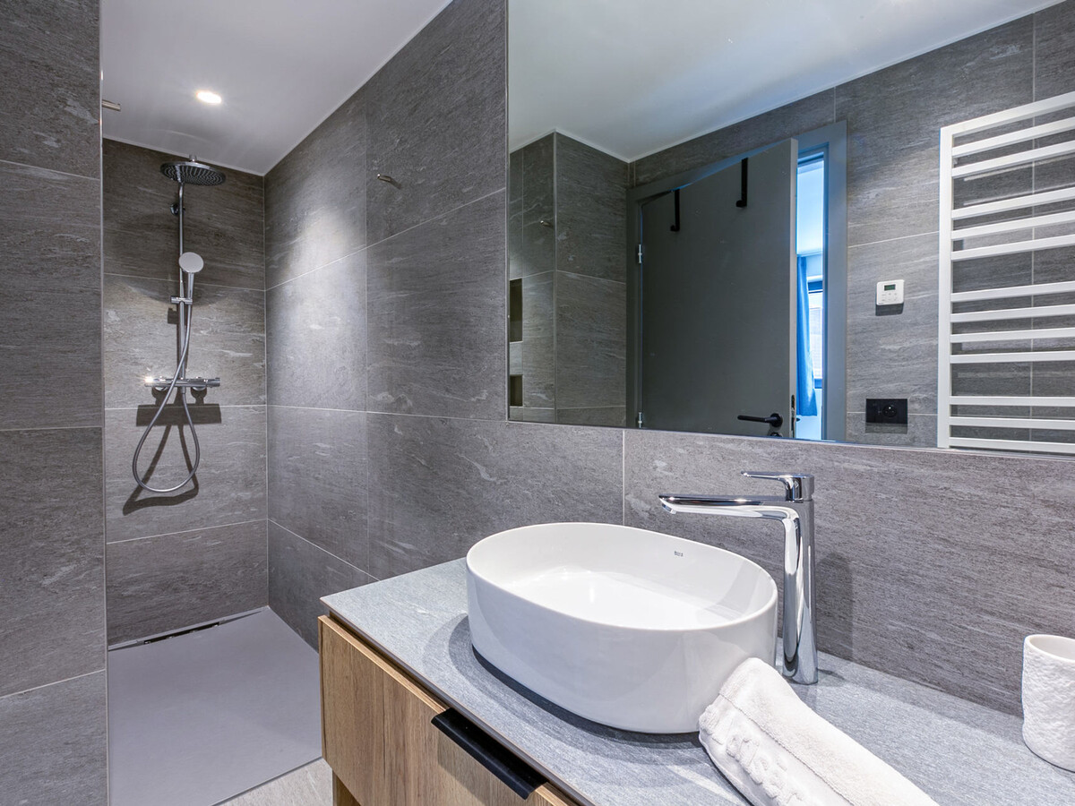 T3 58m² terrasse sud, skis aux pieds à Val-d'Isère - Photo 12