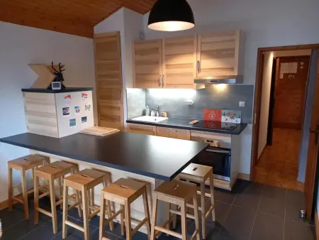Location appartement à Châtel, Chalet chaleureux à Châtel - Idéal 6 pers, 3 pièces, proche télésiège, WIFI, balcon sud, garage