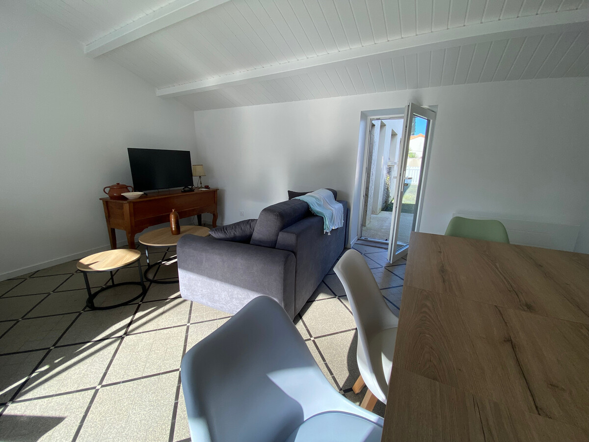 Maison rénovée 2 ch, 2 terrasses, 500 m plage - Photo 17