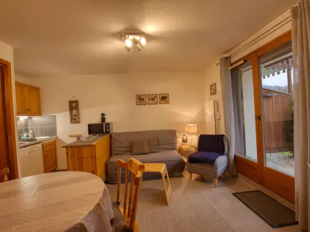 Appartement rénové 4 pers, ski-bus, terrasse montagne : photo 3