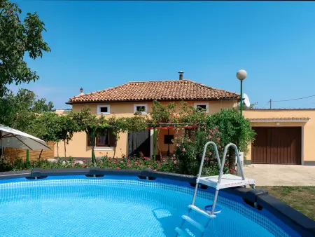 Maison Ariana avec piscine privée à Rakalj