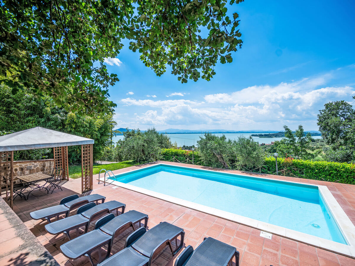 Maison Mariani, 4 chambres avec piscine et vue lac - Photo 2