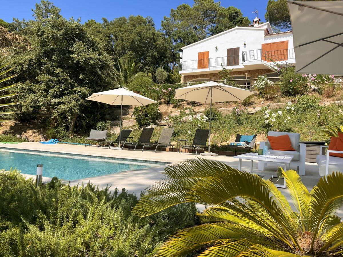 Maison Gavarres avec piscine privée, vue montagne – Costa Brava - Photo 1
