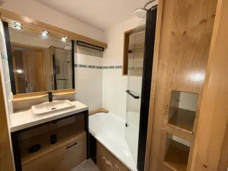 Appartement 2P+Cabine Les Saisies, balcon vue chapelle : photo 3