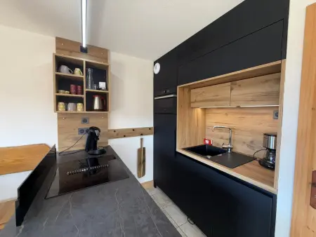 Appartement 2P+Cabine Les Saisies, balcon vue chapelle : photo 6