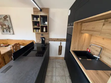 Appartement 2P+Cabine Les Saisies, balcon vue chapelle : photo 7