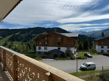 Appartement 2P+Cabine Les Saisies, balcon vue chapelle : photo 13