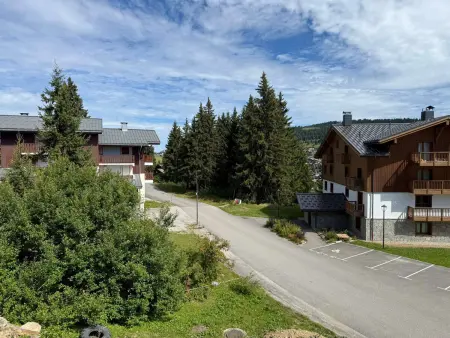 Appartement 2P+Cabine Les Saisies, balcon vue chapelle : photo 16