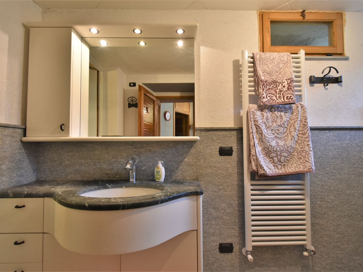 Appartement rustique Valle di Tartano, jardin et vue montagne - Photo 24