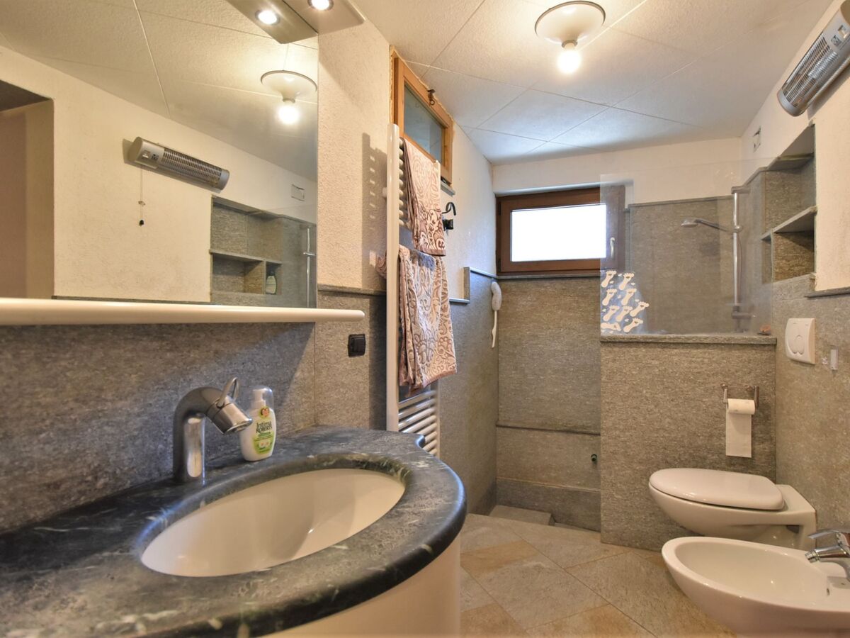 Appartement rustique Valle di Tartano, jardin et vue montagne - Photo 25