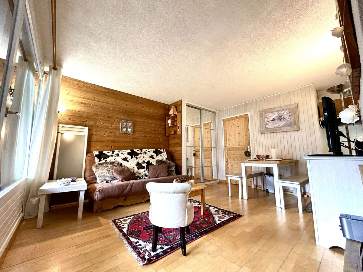 Studio cabine à Méribel, 4 personnes, terrasse sud, parking privé, casier à skis, lave-linge - Photo 2
