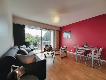 Studio 25m² balcon Sud, accès direct port : photo 6
