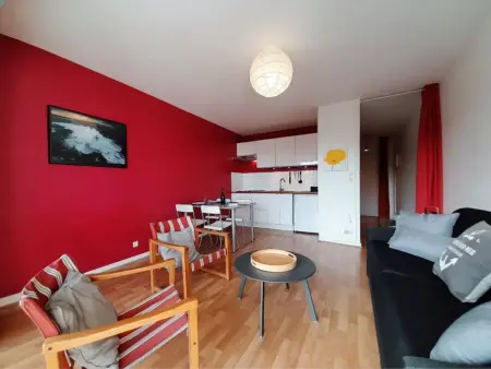Studio 25m² balcon Sud, accès direct port : photo 8