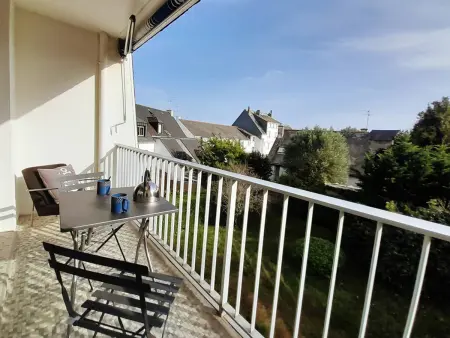 Studio 25m² balcon Sud, accès direct port : photo 11