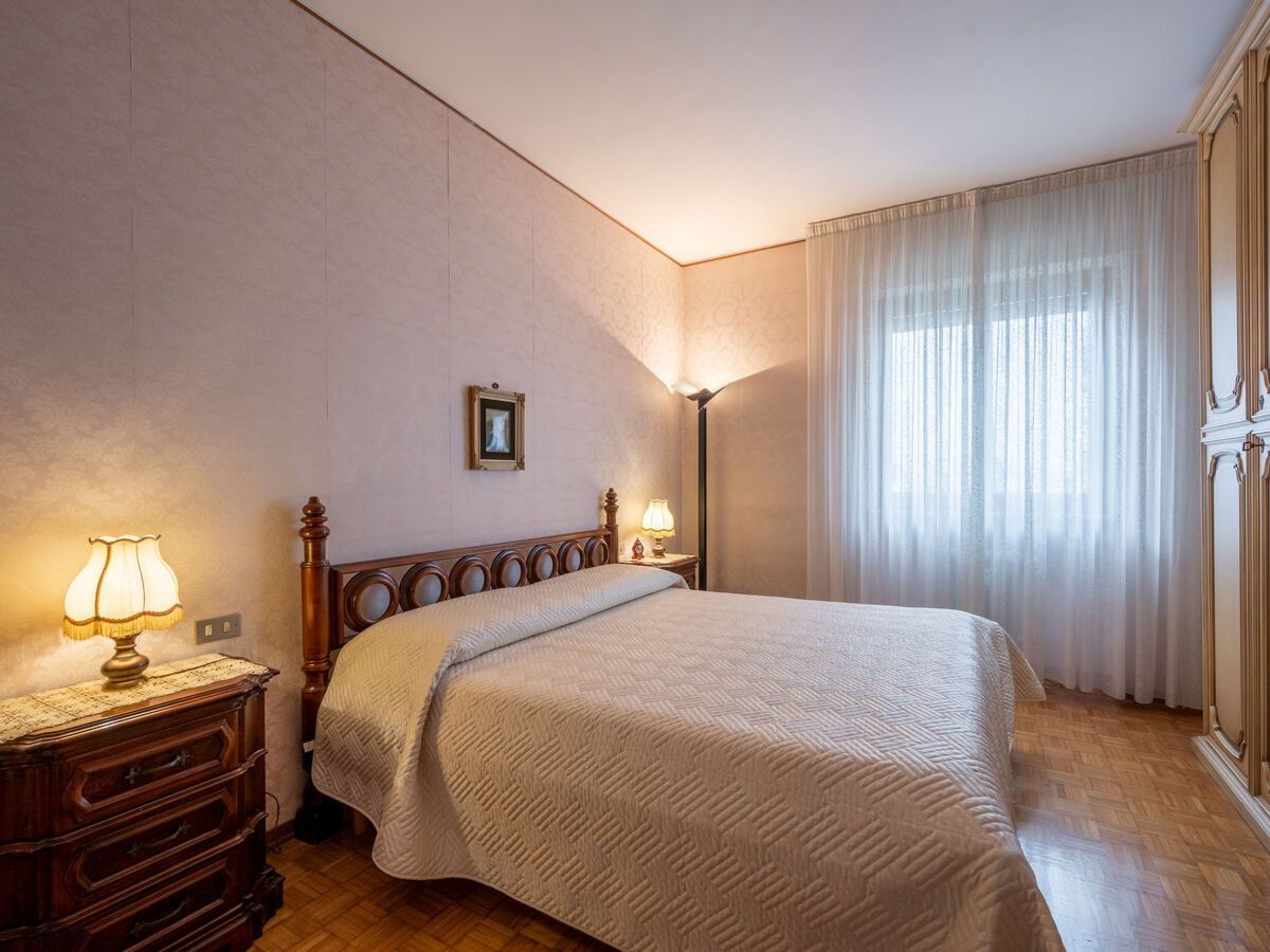 Appartement 135 m² à Milan, balcons est et ouest, vue jardin - Photo 4