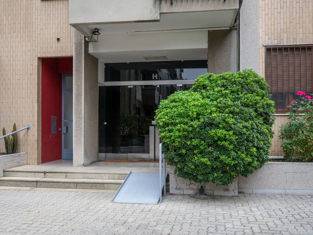 Appartement 135 m² à Milan, balcons est et ouest, vue jardin - Photo 33