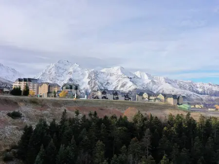 Chalet Duplex à Peyragudes – 3 Chambres, Cheminée, Terrasse, Près des Sentiers et Télécabine - Photo 9