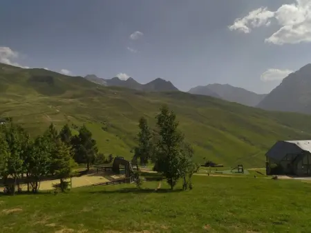 Chalet Duplex à Peyragudes – 3 Chambres, Cheminée, Terrasse, Près des Sentiers et Télécabine - Photo 13