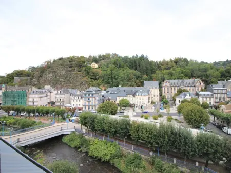 Appart T2 centre La Bourboule, 4 pers., vue et ascenseur : photo 11