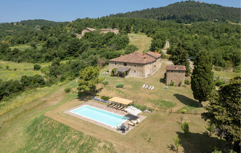 Maison de pierre 14 hectares avec piscine eau salée - Photo 13