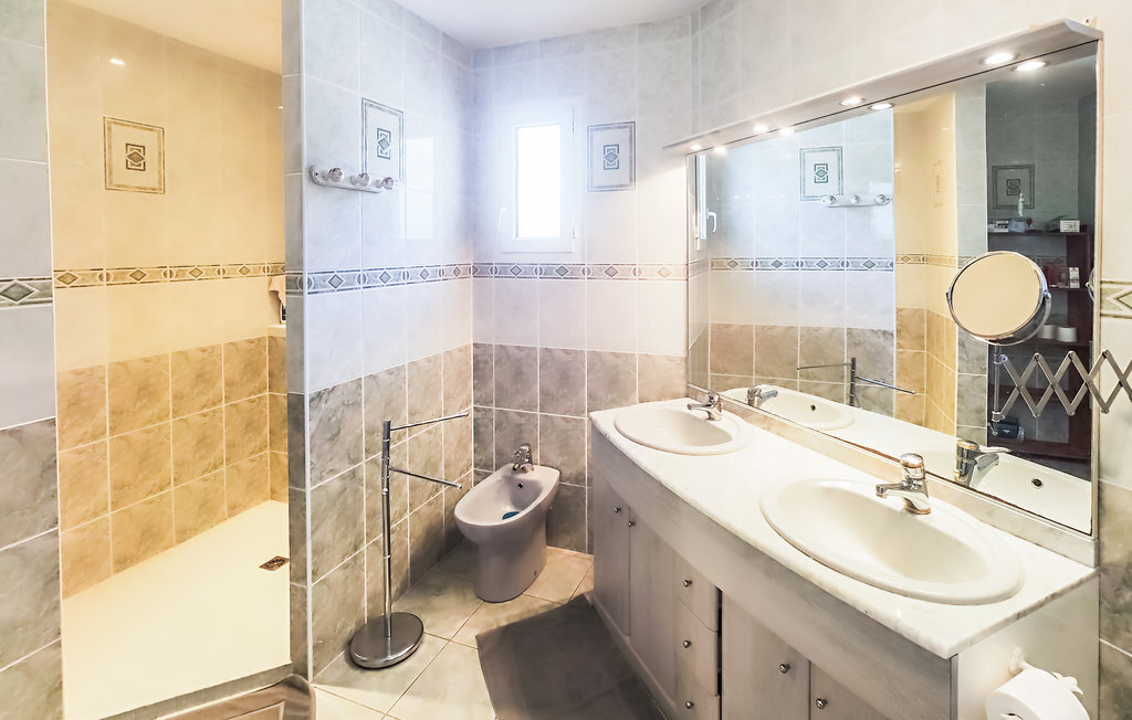 Maison 8 personnes avec piscine chauffée à Prades-sur-Vernazobre - Photo 21