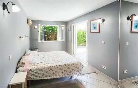 Maison 8 personnes avec piscine chauffée à Prades-sur-Vernazobre : photo 17