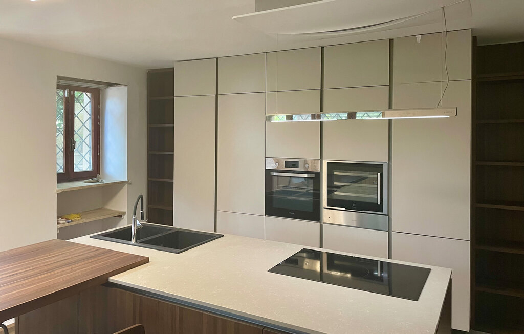 Villa 320 m² à Rome : piscine, jardin et équipements familiaux - Photo 4
