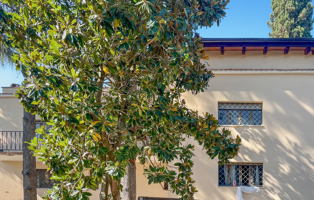Villa 320 m² à Rome : piscine, jardin et équipements familiaux - Photo 6